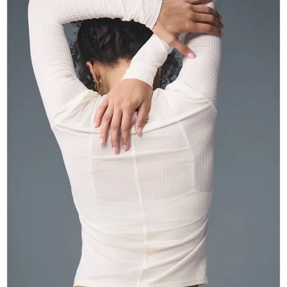 ALO Yoga ribbed long sleeve - Picture 4 of 9